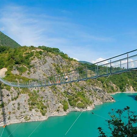 Chalet Bord De Lac Avec Piscine N2E Laffrey 外观 照片