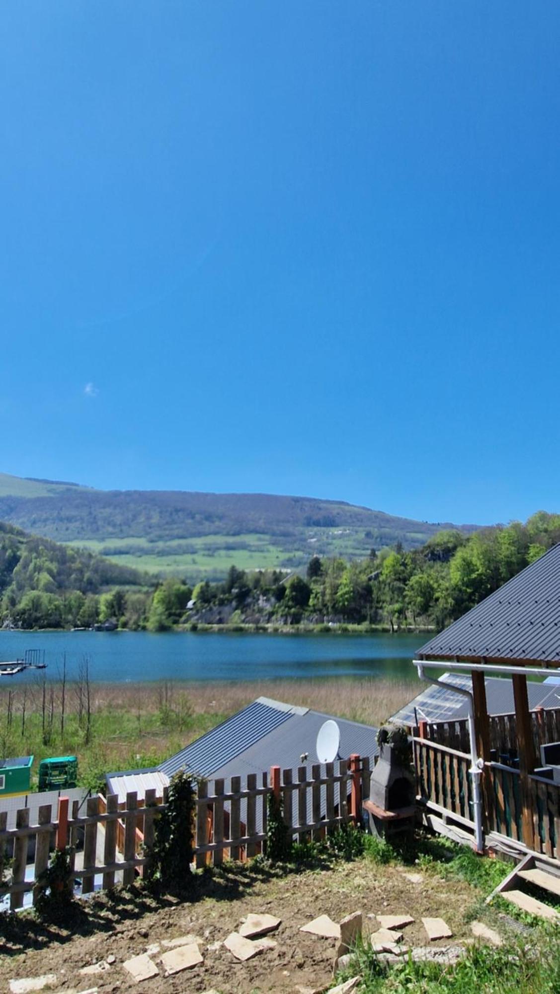 Chalet Bord De Lac Avec Piscine N2E Laffrey 外观 照片
